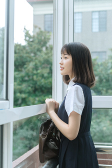 被灌满精子的五个女校花